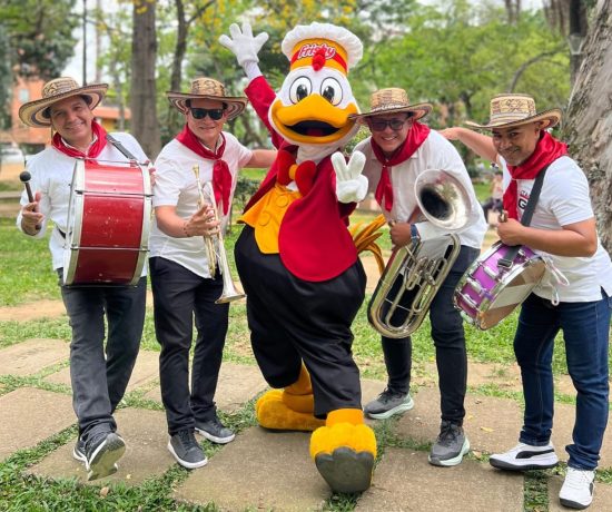 Grupo musical papayera en Suba Bogotá animando eventos con música tradicional colombiana