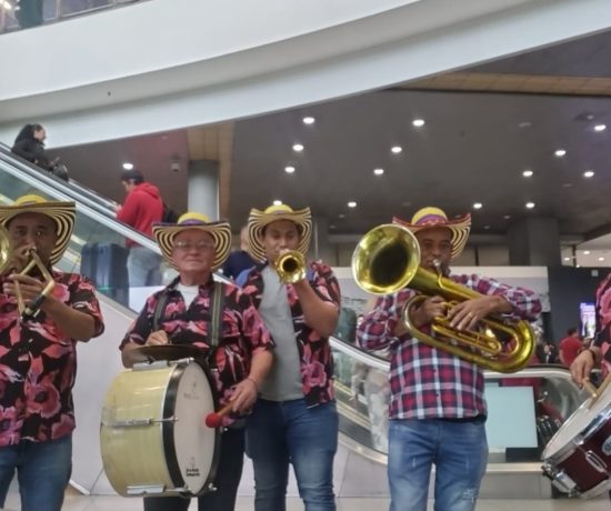 Grupo papayera en vivo en Suba animando celebraciones familiares y empresariales