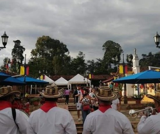La papayera en Cota con presentación musical para fiestas, reuniones y eventos especiales