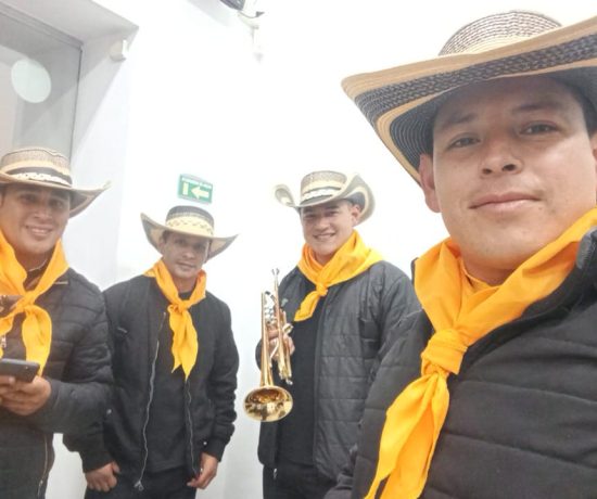 Música de papayera en Chía con banda en vivo para celebraciones familiares y empresariales
