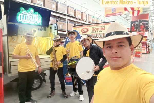 Papayera carnaval en Barichara con ambiente alegre y tradicional